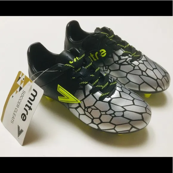 ⚽️ **NEW** MITRE - OUTDOOR - SILVER &amp; BLACK - SOCCER CLEATS ⚽️