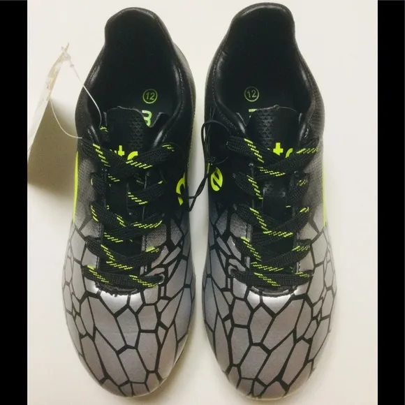 ⚽️ **NEW** MITRE - OUTDOOR - SILVER &amp; BLACK - SOCCER CLEATS ⚽️