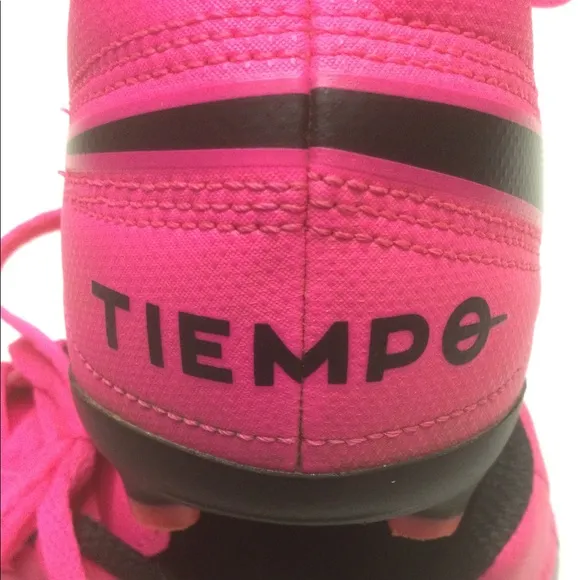 ⚽️ NIKE TIEMPO SOCCER CLEATS ⚽️