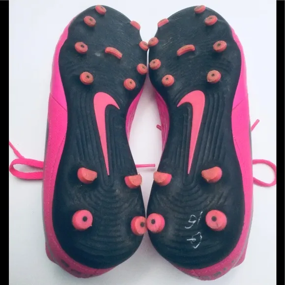 ⚽️ NIKE TIEMPO SOCCER CLEATS ⚽️