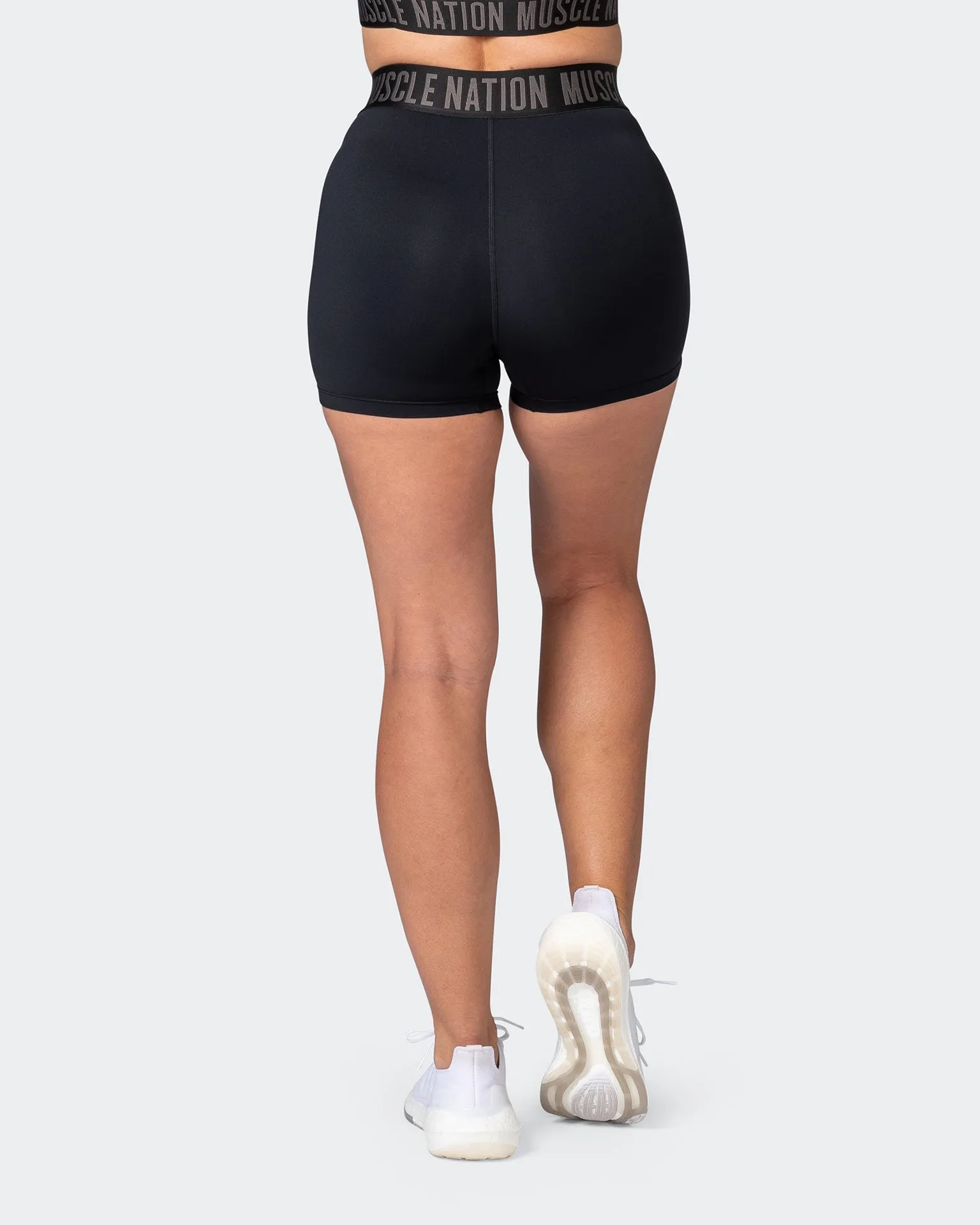 Advantage Cross Band Midway Shorts - Black