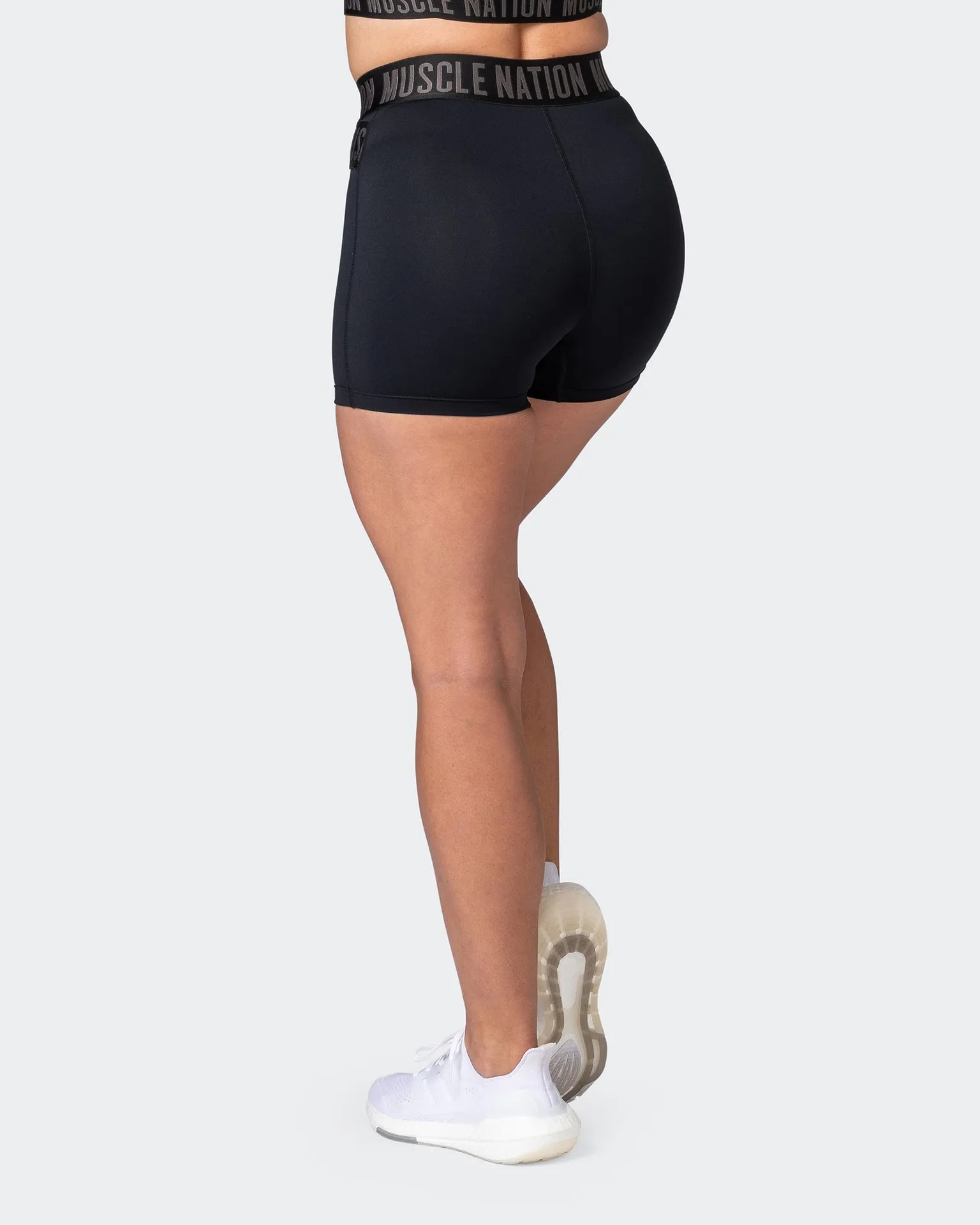 Advantage Cross Band Midway Shorts - Black