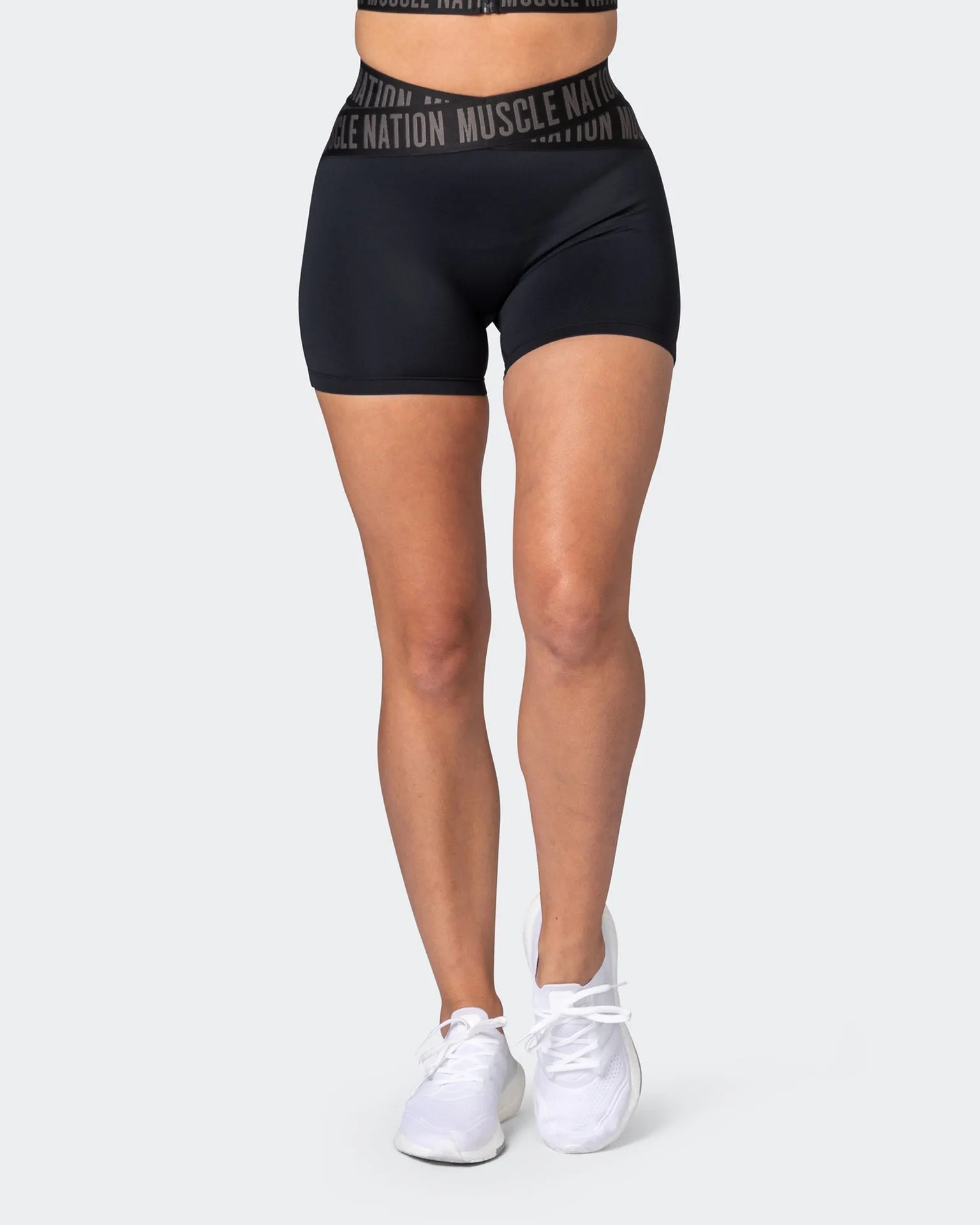 Advantage Cross Band Midway Shorts - Black