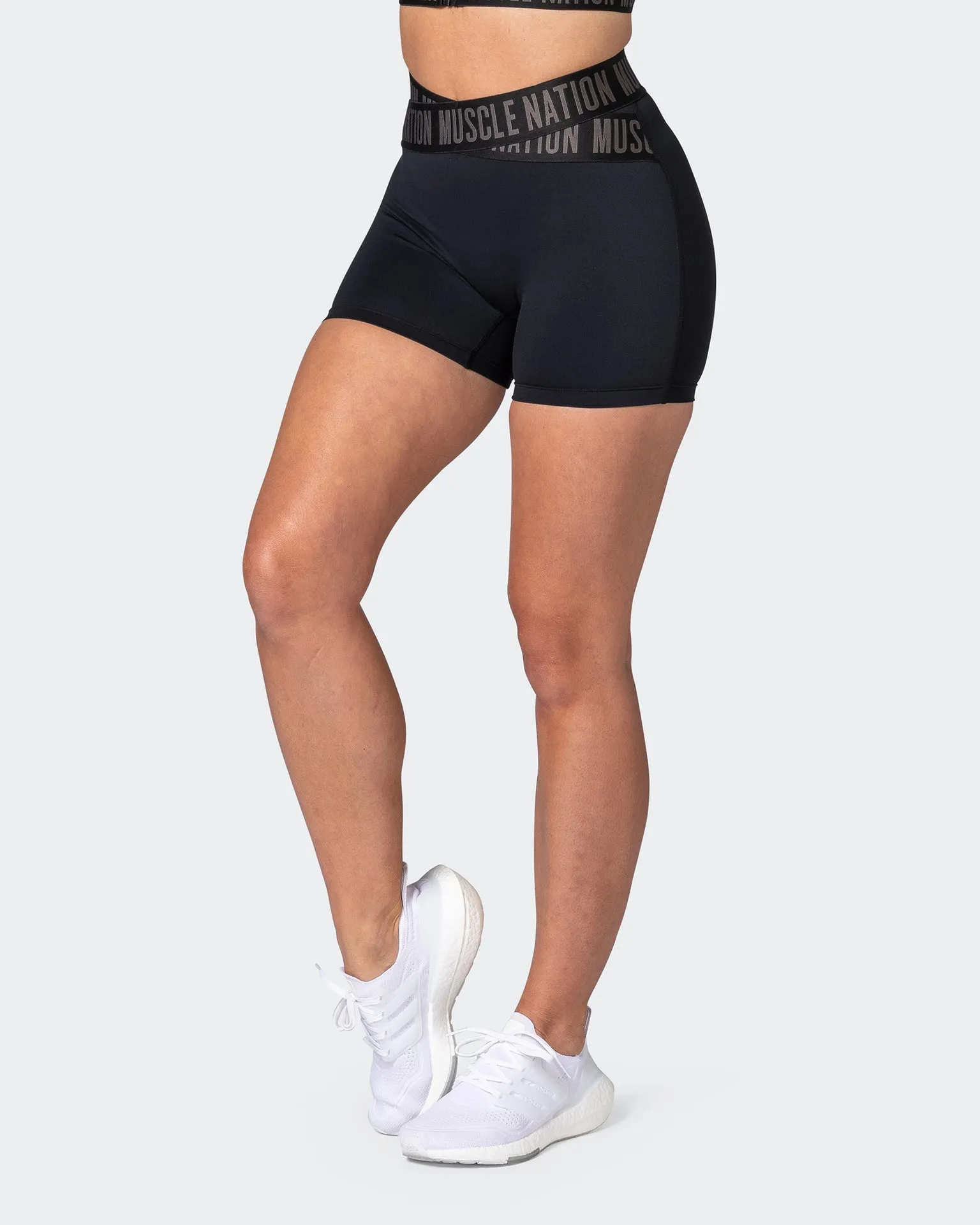 Advantage Cross Band Midway Shorts - Black
