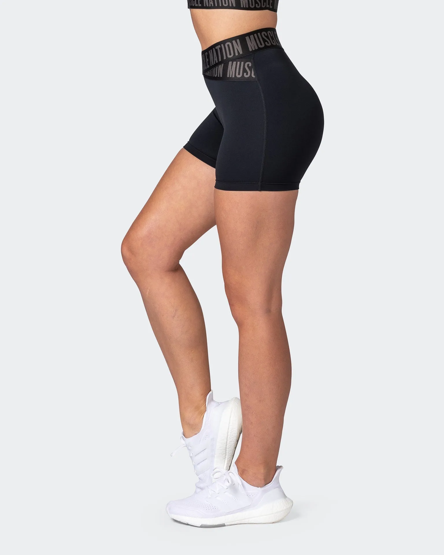 Advantage Cross Band Midway Shorts - Black