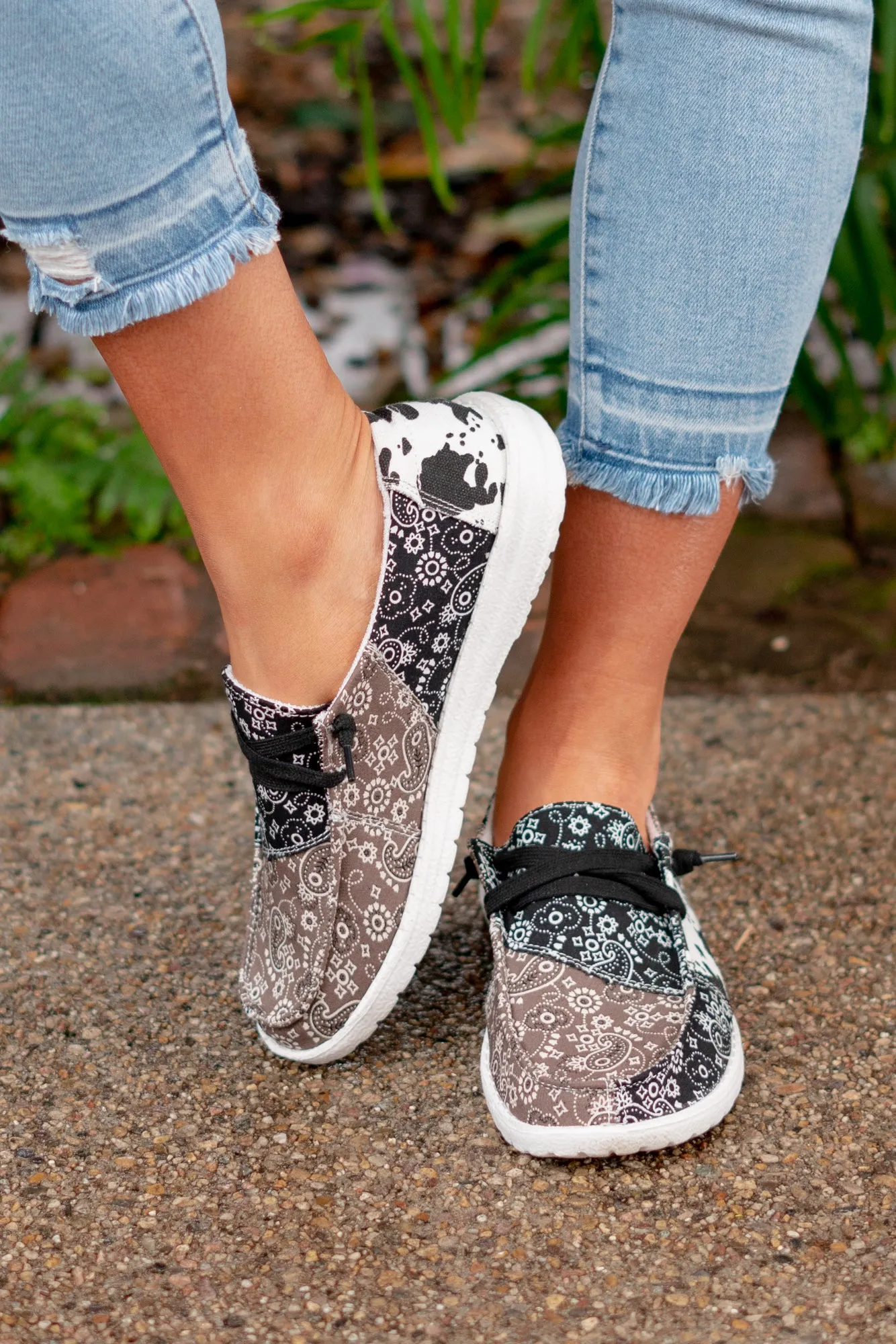Barn Girl Boat Shoes - Black & Brown