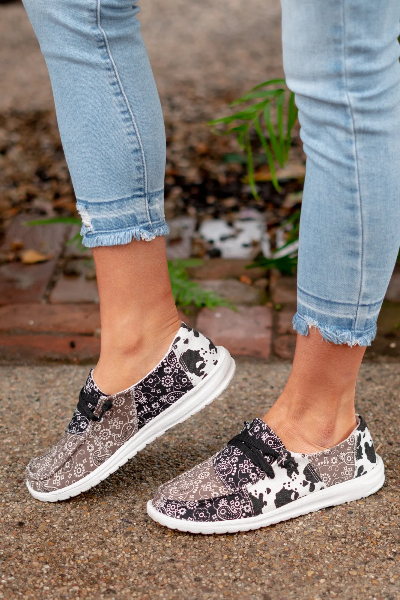 Barn Girl Boat Shoes - Black & Brown