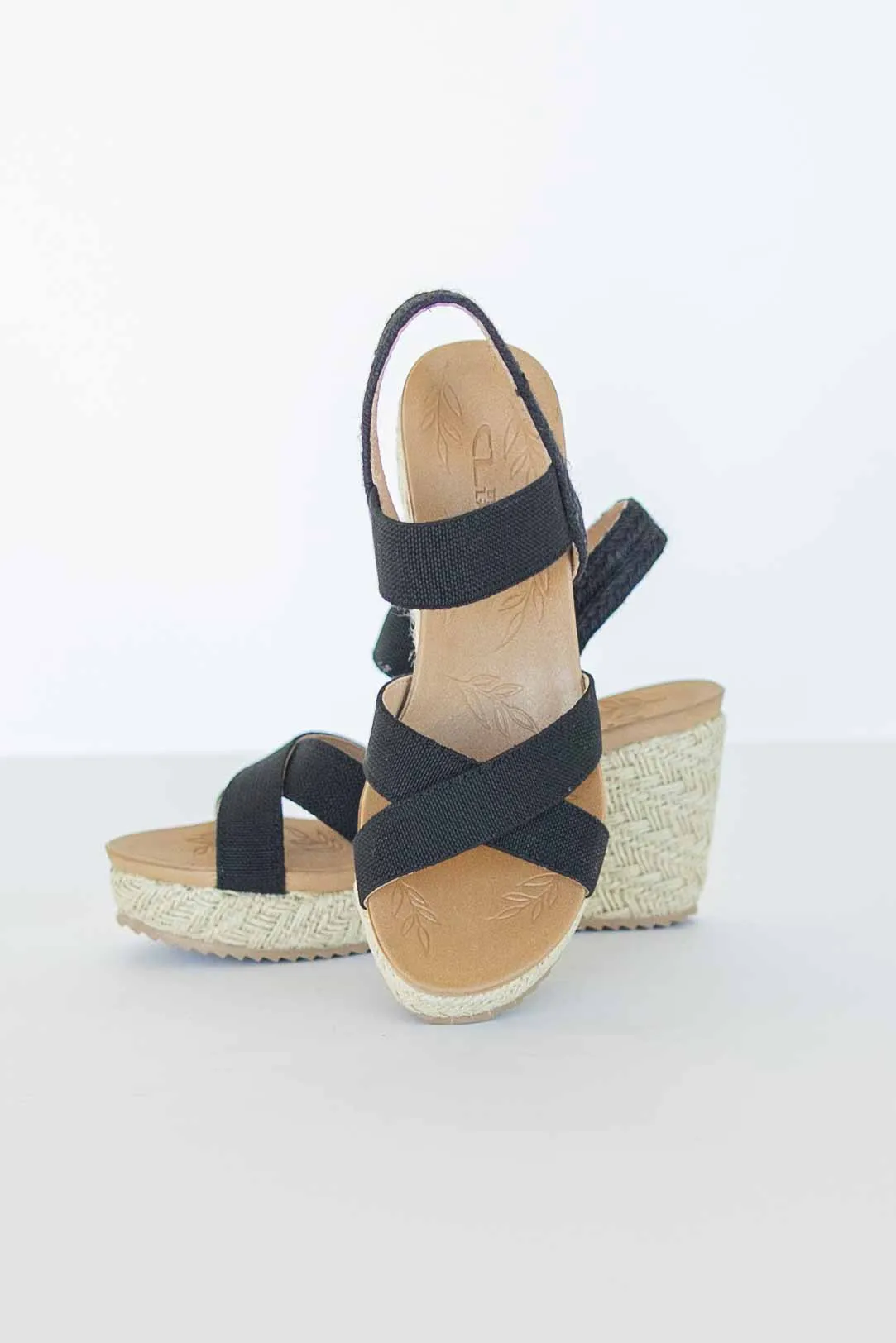 [CL CHINESE LAUNDRY]KEY WORD ESPADRILLE WEDGE SANDAL-BLACK