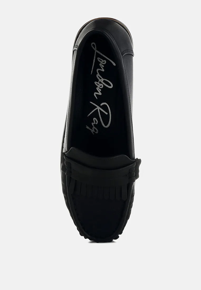 Fringed Nubuck Loafers


 By RUW