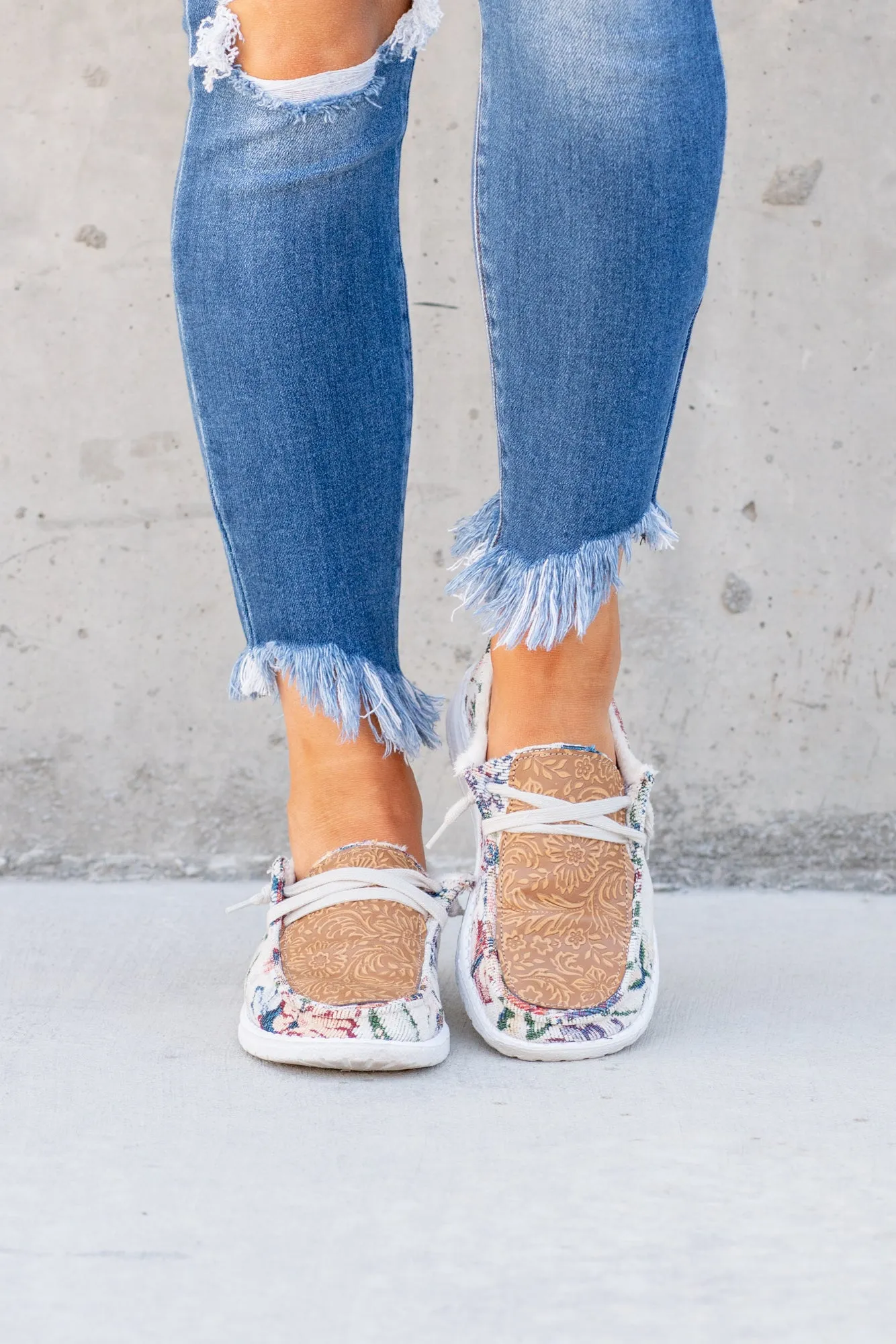 Macy Floral Embossed Boat Shoe Sneakers - Cream