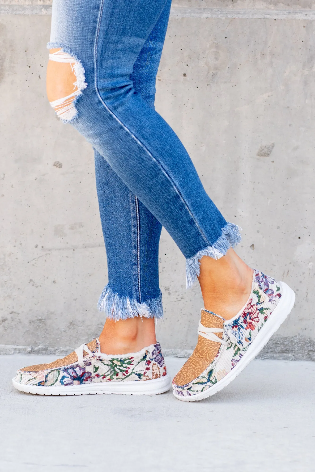 Macy Floral Embossed Boat Shoe Sneakers - Cream
