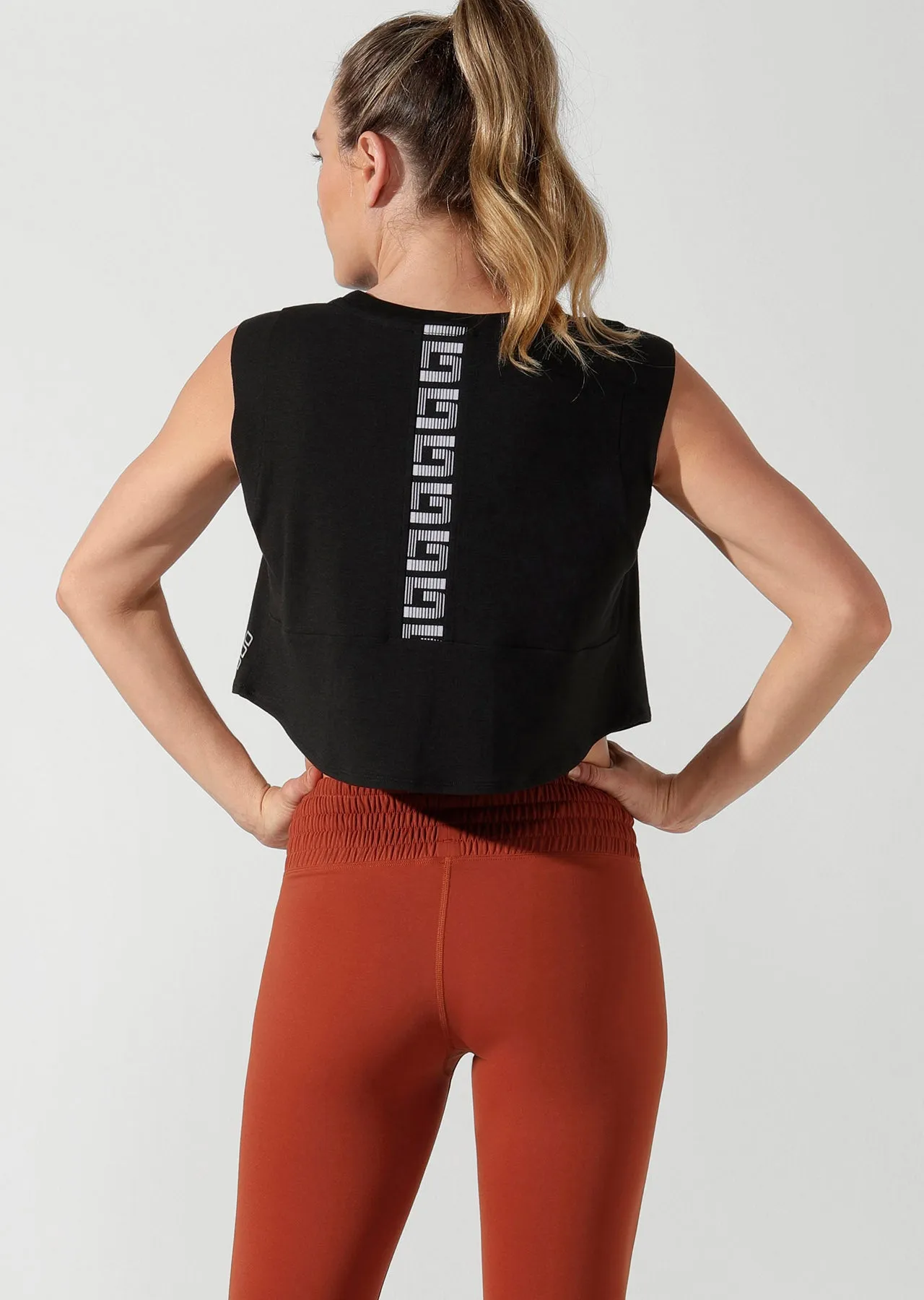 Move Easy Cropped Tank