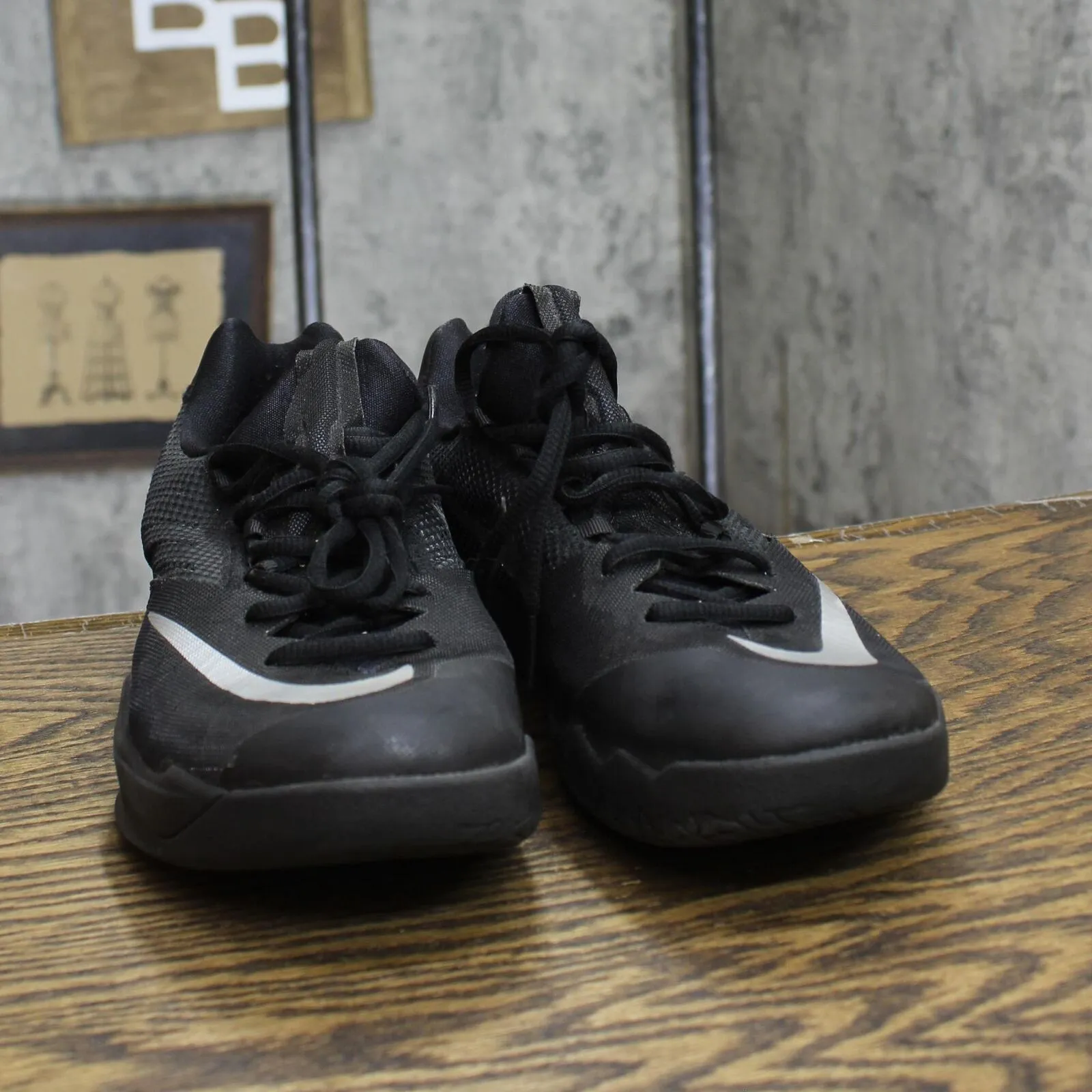 Nike Mens Zoom the Run Basketball Shoes Sneakers 1678aaf2c85ae8 Black / Silver 8