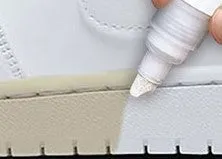 SUPER WHITE SNEAKER PEN