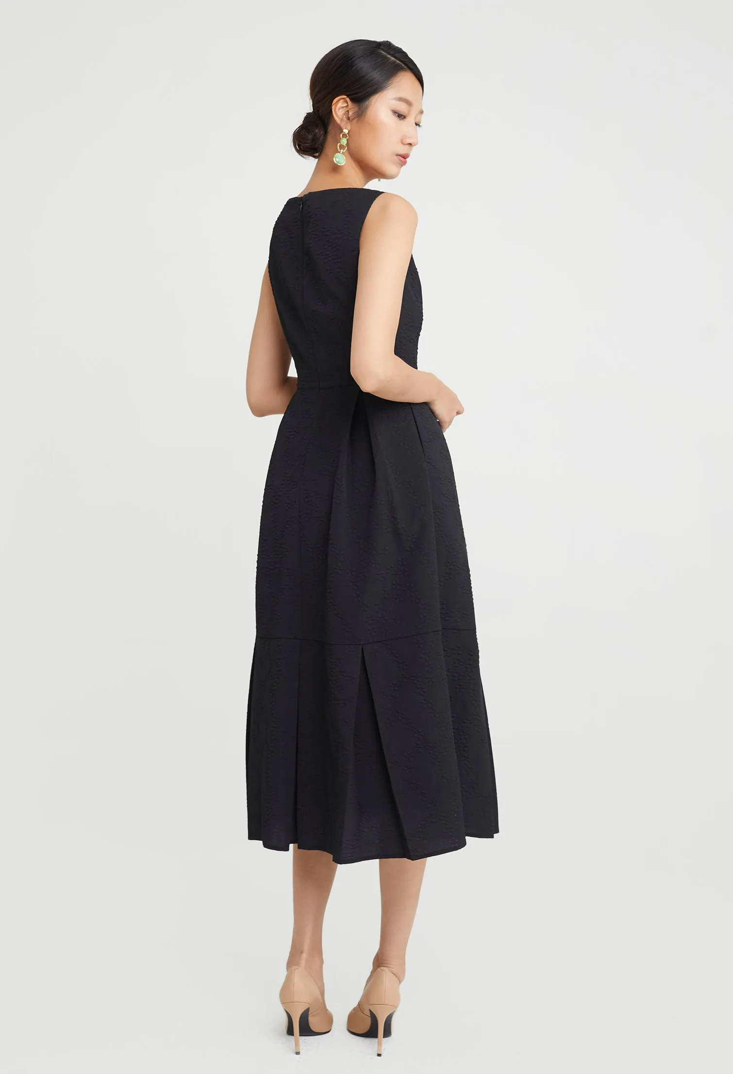 Yin-Yang Front Slit Midi Dress